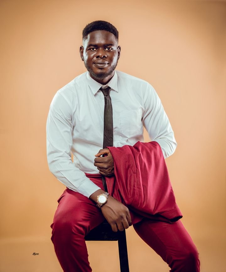 Portrait de Blaise Mounadji, fondateur et architecte de BLEAZ ARCHITECTURE